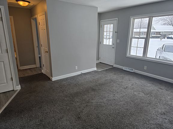4th image of 2875 Belmont St APT E