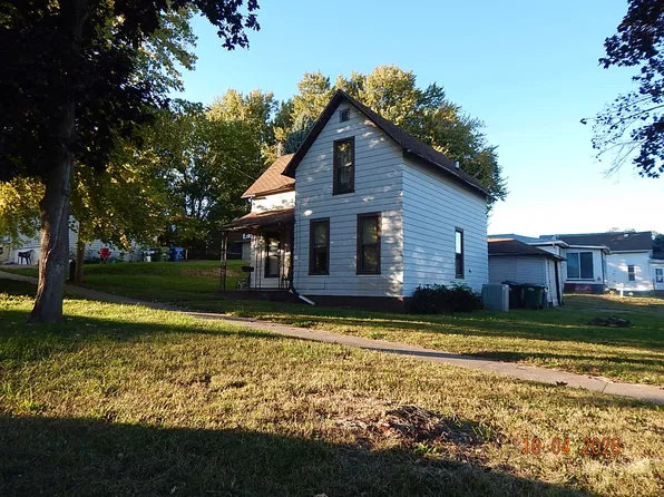 80 30th Ave N, Clinton, IA 52732