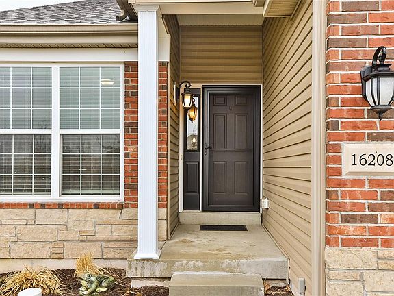 3rd image of 16208 Amber Vista Dr
