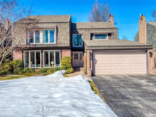 1675 Medallion Ct, Mississauga, ON L5J 4E9