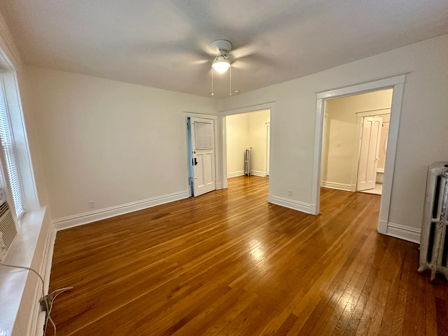 Studio, 500 sqft, $895 — Photo 2