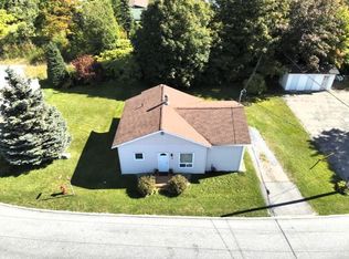 4 Hillview Ave, Stephenville, NL A2N1S3