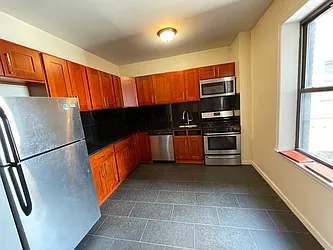 Rented by Sterea Agency