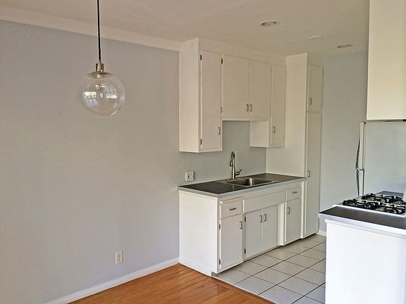 3rd image of 1659 Franklin St APT 5