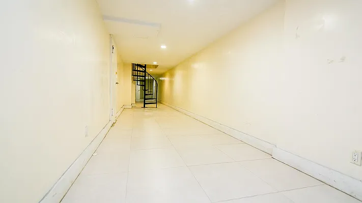 Rented by Nooklyn NYC LLC | media 21