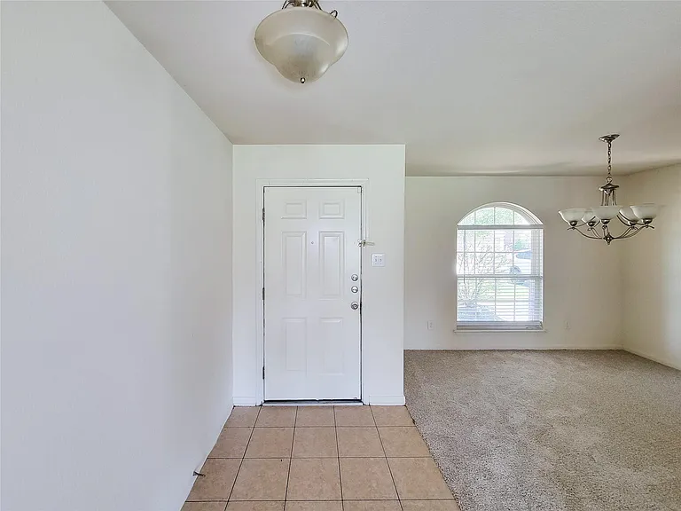 2322 Oxford Point Ln — Photo 8