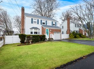 20 Willowbrook Pl, Stamford, CT 06902