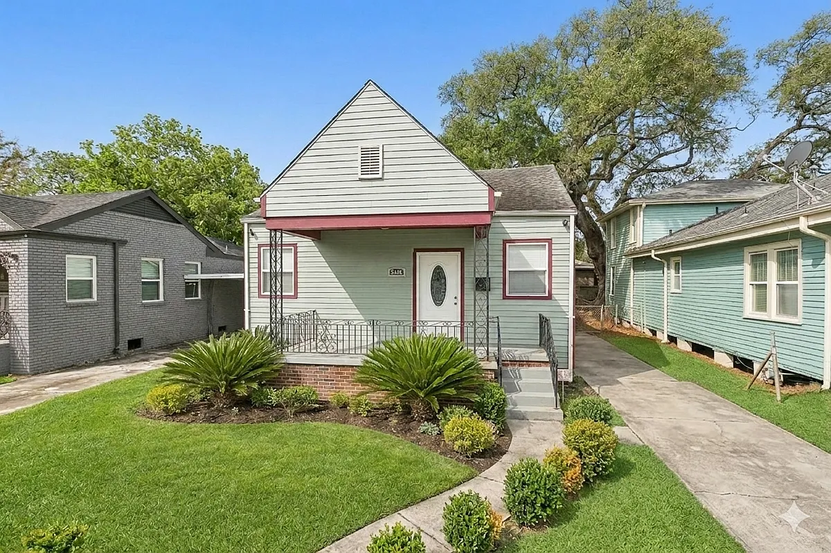 Building Photo - 3540 Clermont Dr