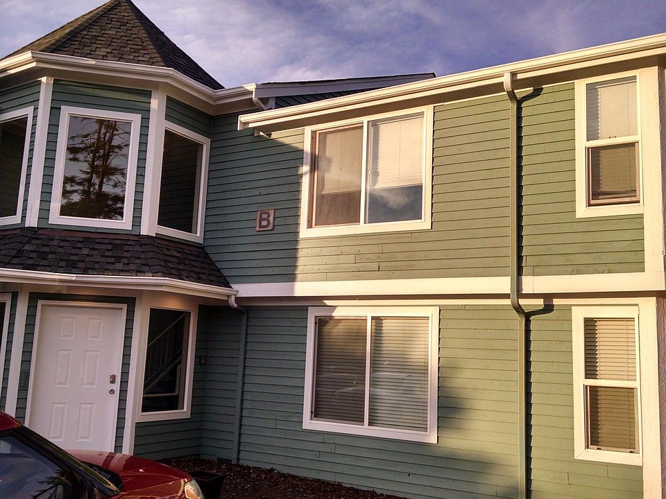1st image of 952 SE Ely St #102