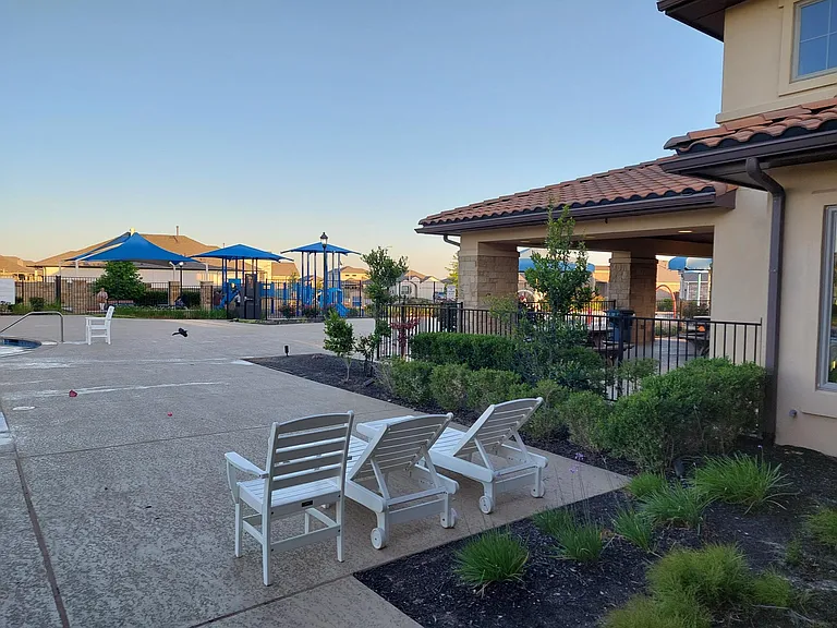 18400 Calasetta Dr — Photo 34