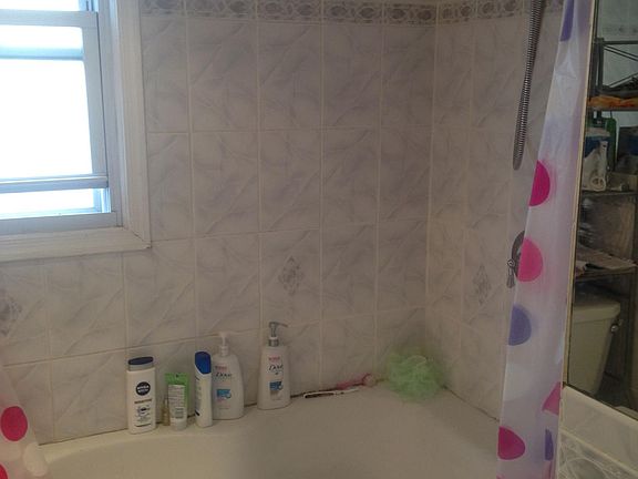 3rd image of 142 Saint Pauls Ave #1