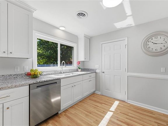 4th image of 3 Marcella Rd