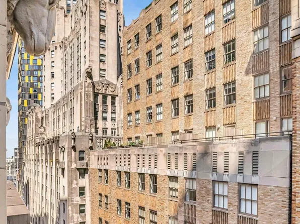 1 Wall Street Court image 5 of 10