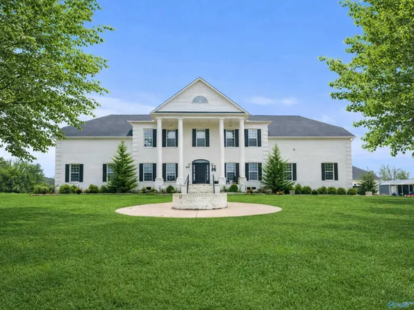 386 Saint Clair Dr, New Market, AL 35761