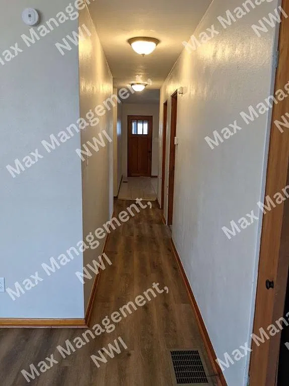 4232 Drummond St — Photo 3