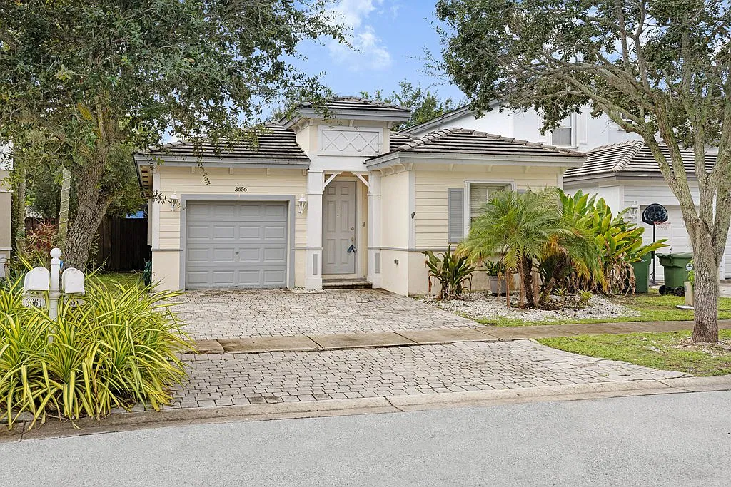 3 bed, 1665 sqft, $2,800 — Photo 2