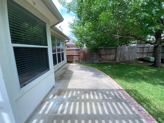5th image of 2608 Butterfly Dr