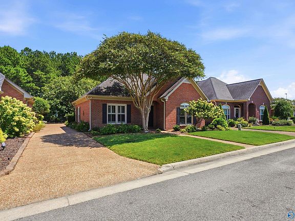 3rd image of 3708 Brazos Ct SW