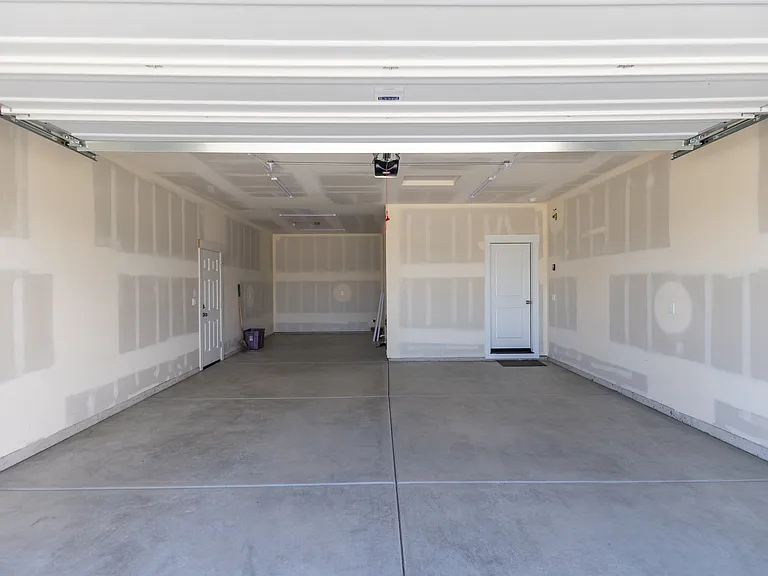 8933 W Tamworth Dr — Photo 30