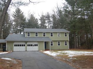 10 Fawn Dr, Granby, CT 06035