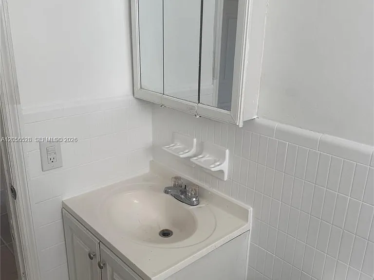 621 SW 15th Ave #4 — Photo 15