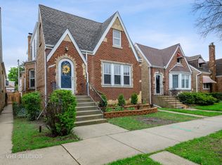 5637 N Mango Ave, Chicago, IL 60646