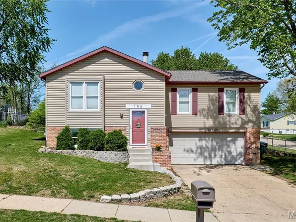 156 Burning Leaf Dr, Saint Peters, MO 63376