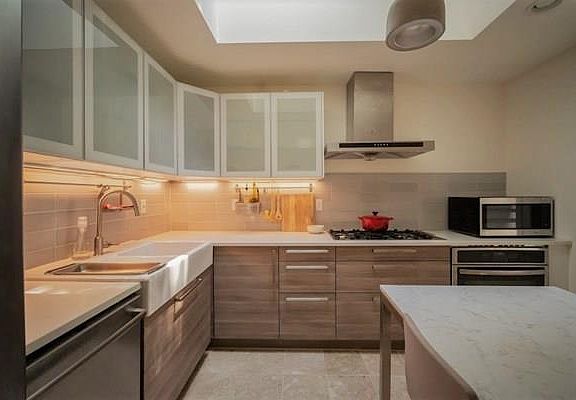 3rd image of 51 Glen Ave #51