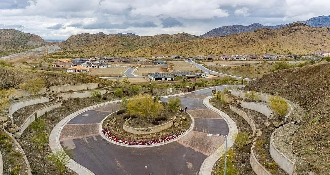 W Wildwood Dr, Phoenix — Photo 1