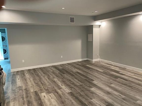 5th image of 512 W Wilson Ave Unit B