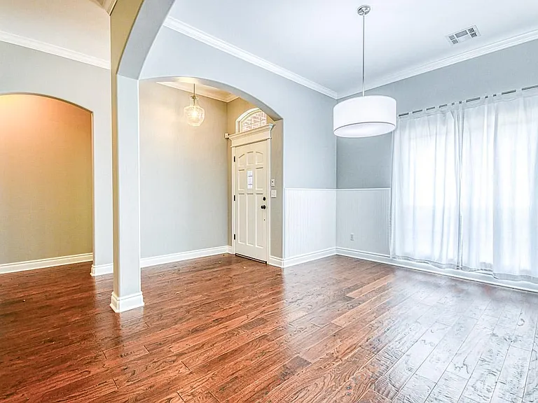 19208 Greenery Ln — Photo 5