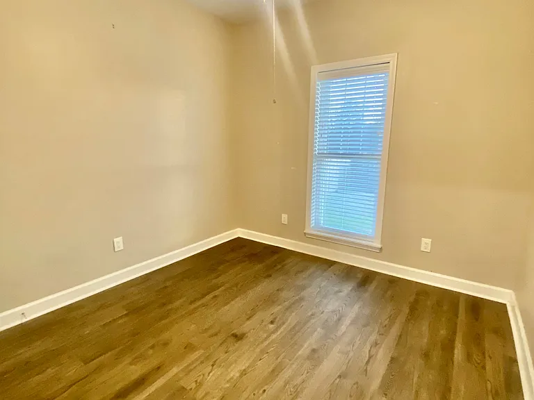 2512 Garden Dr — Photo 15