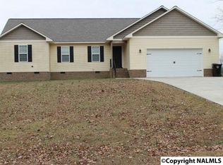 2 Michael Cir, Fort Payne, AL 35967