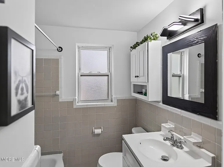 11 Manor Dr #111 — Photo 23