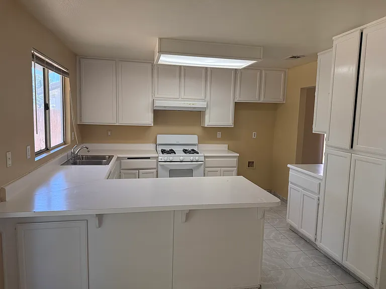 172 Peppertree Way — Photo 6
