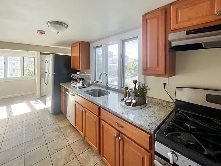 223 Main St #2 — Photo 7