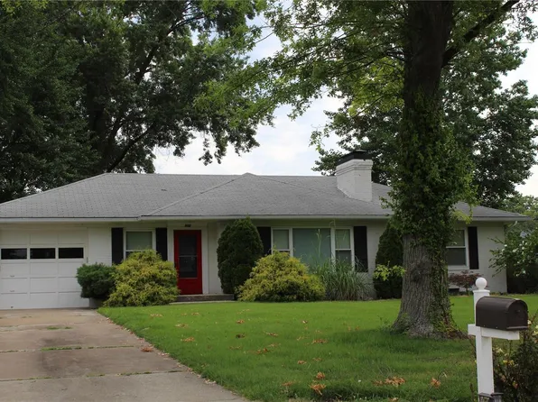 904 Taylor Ave, Godfrey, IL 62035
