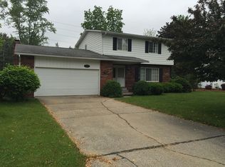 5444 Michael Rd, Bay City, MI 48706