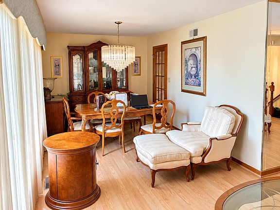 2nd image of 521 King Arthur Way