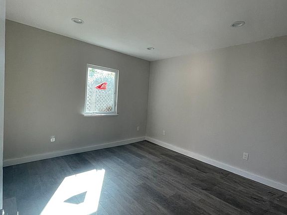 4th image of 711 E Taylor St #3