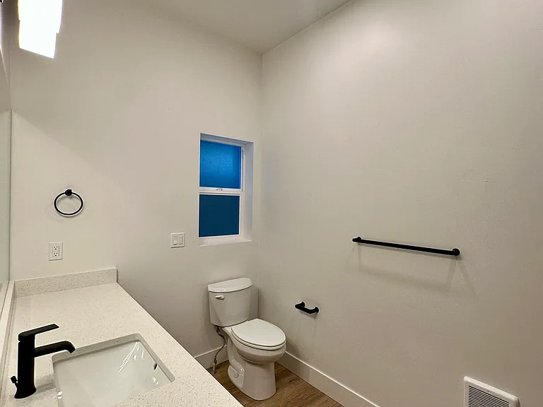 1449 NW Ogden Ave #2 — Photo 8