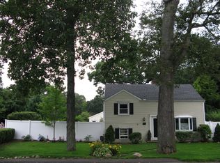 165 Hollow Tree Ridge Rd, Darien, CT 06820