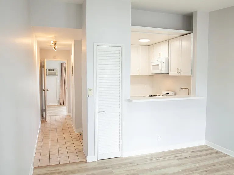 1132 N Cahuenga Blvd #6 — Photo 8
