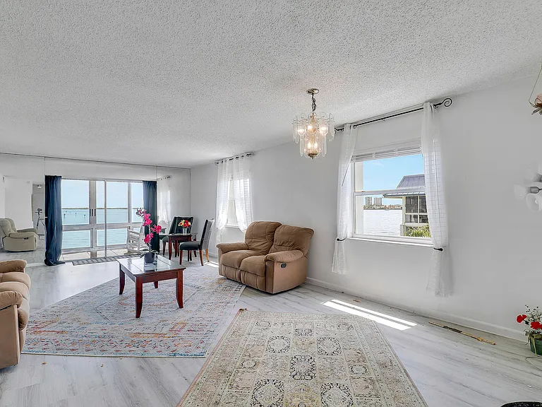410 Wilma Cir #308 — Photo 24