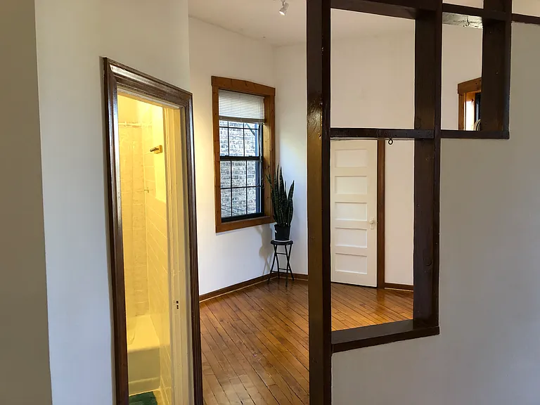 1222 W Grace St #2D — Photo 4