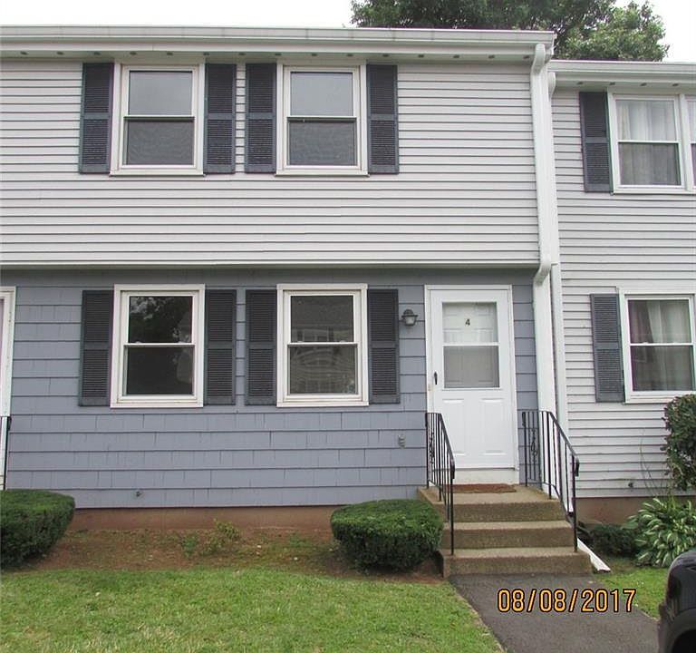 1st image of 4 Garland Dr #4