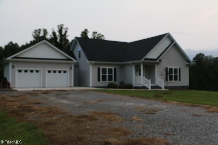 2nd image of 140 Posey Key Ln