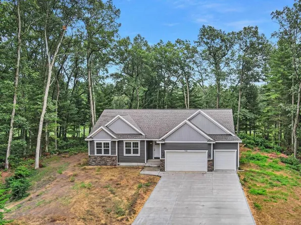 4275 Manchester Ln, Twin Lake, MI 49457