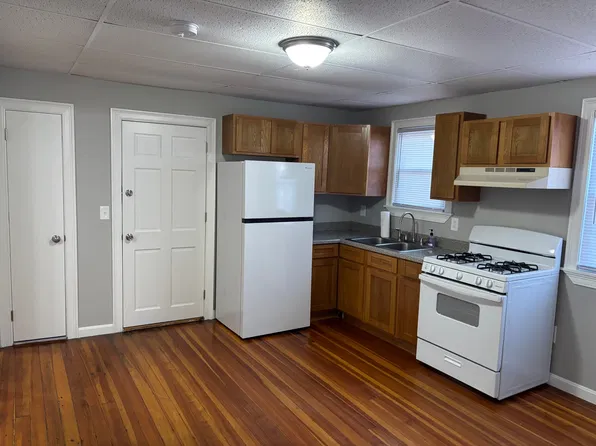 76 Peckham St #1, New Bedford, MA 02740