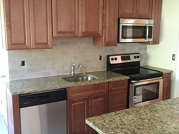 3rd image of 235 Lakeside Dr
